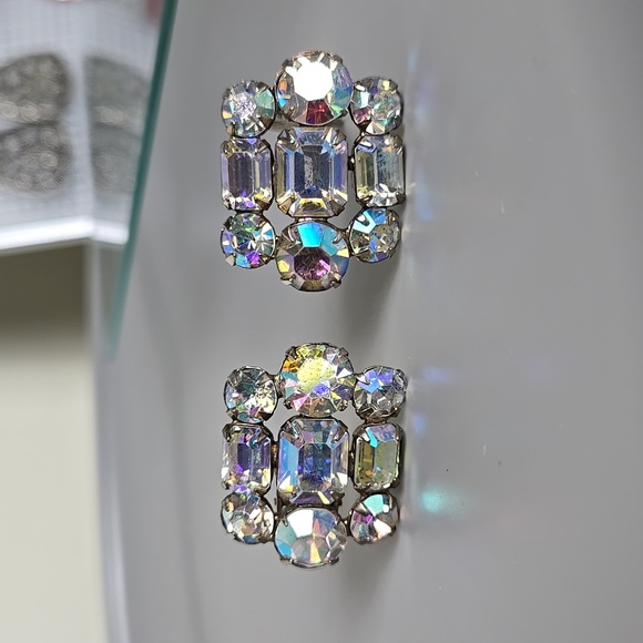 Vintage Crystal Aurora Borealis Clip On Earrings - Picture 3 of 16